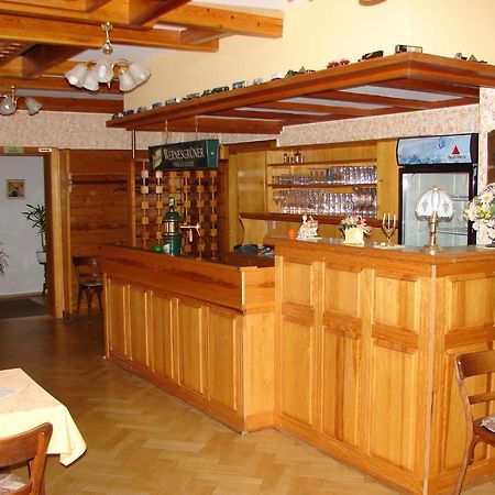 Hotel-Restaurant-Adler Райхенбах-им-Фогтланд Экстерьер фото